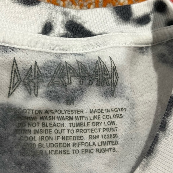 Women's Def Leppard Rock band Music Rock n Roll Crewneck Sweatshirt - Picture 7 of 7